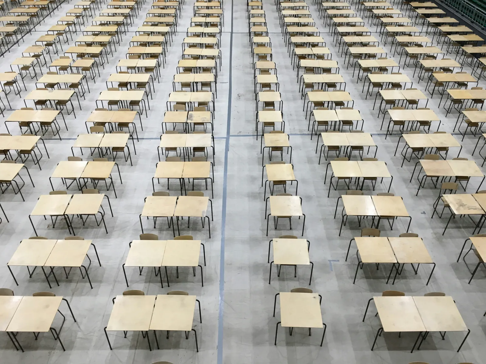 'n leë eksamensaal - hoe om vir gesinsgeneeskunde rakeksamen te leer