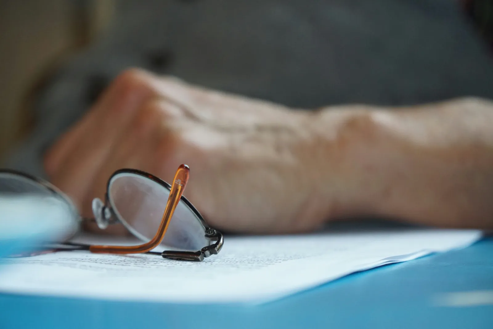 Brille auf Notizen - Immunologie-Lernleitfaden