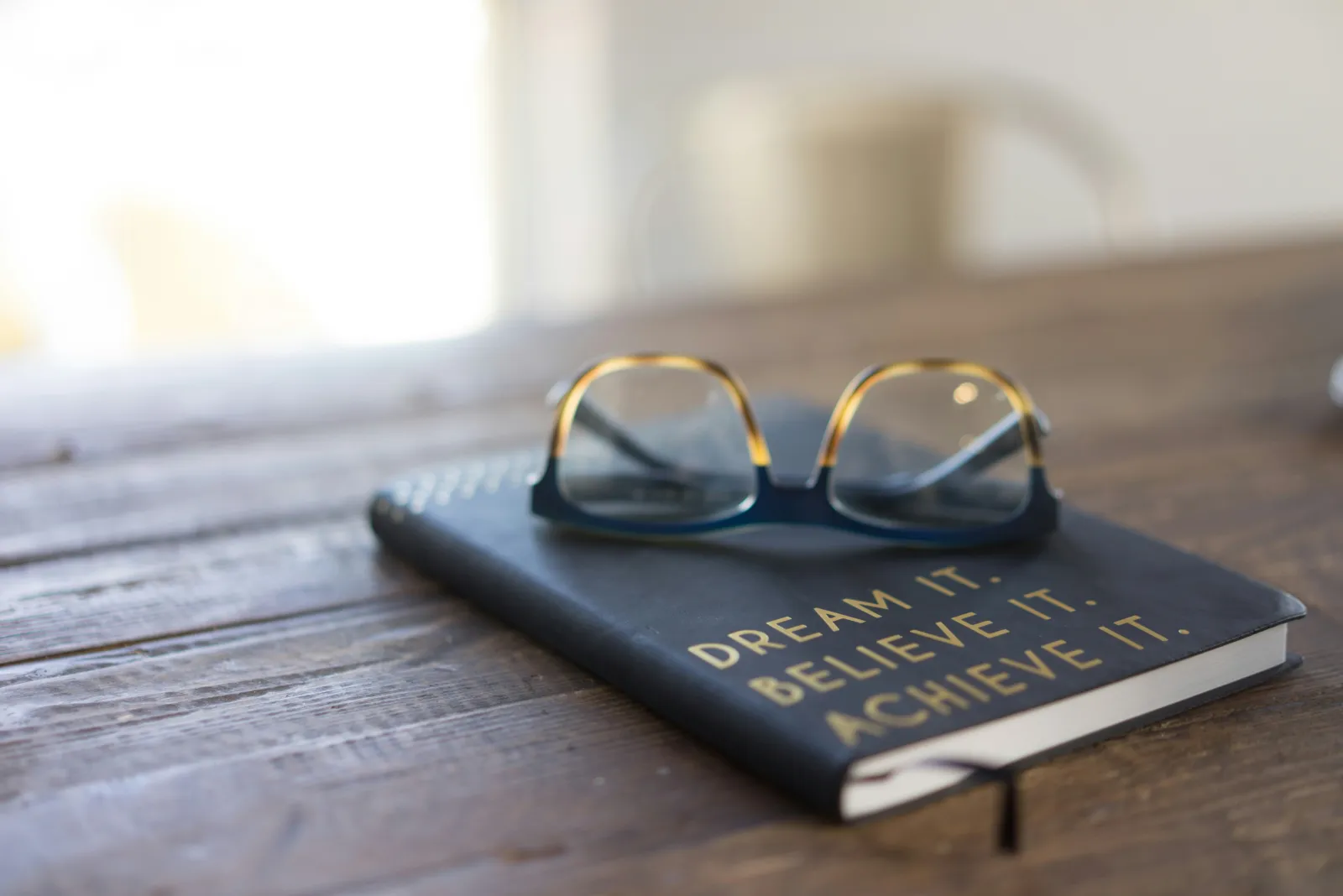 Buch mit Motivationszitat für Studenten - wie man im Medizinstudium lernt